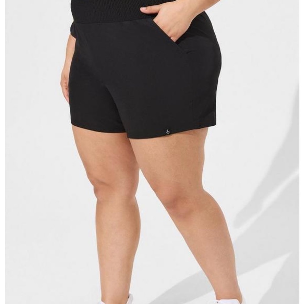 NWT TORRID SHORTS - HAPPY CAMPER SMOCKED SHORT - WOVEN BLACK - Size 2X